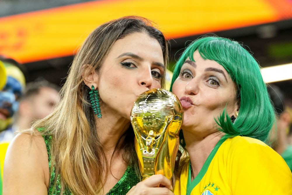 Braziliencele au făcut show în tribune la meciul cu Coreea de Sud!_3