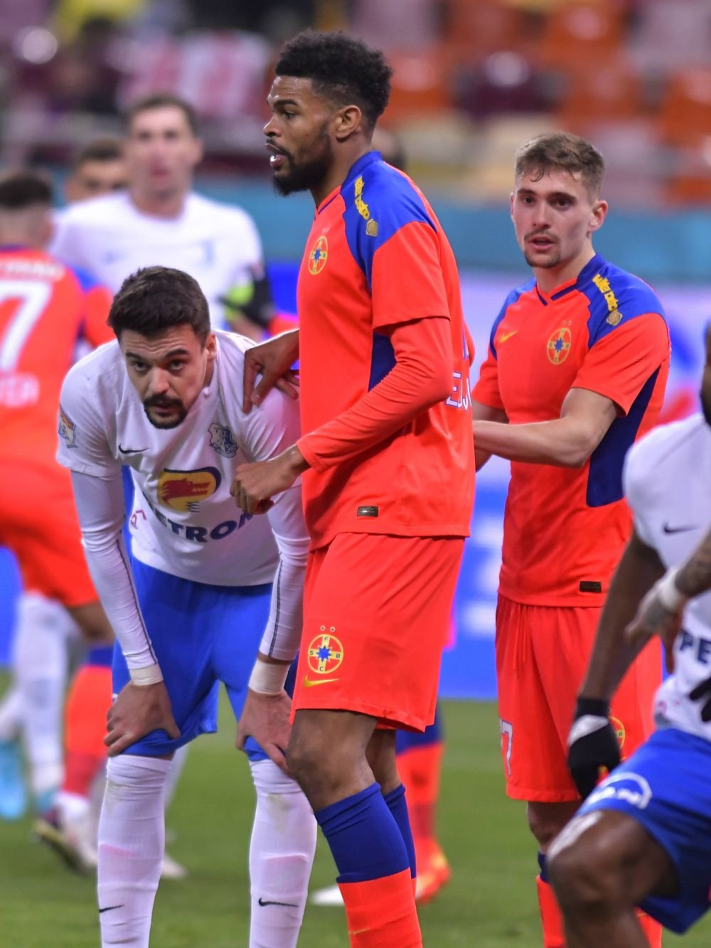 Gigi Becali mai dă un tun financiar. 