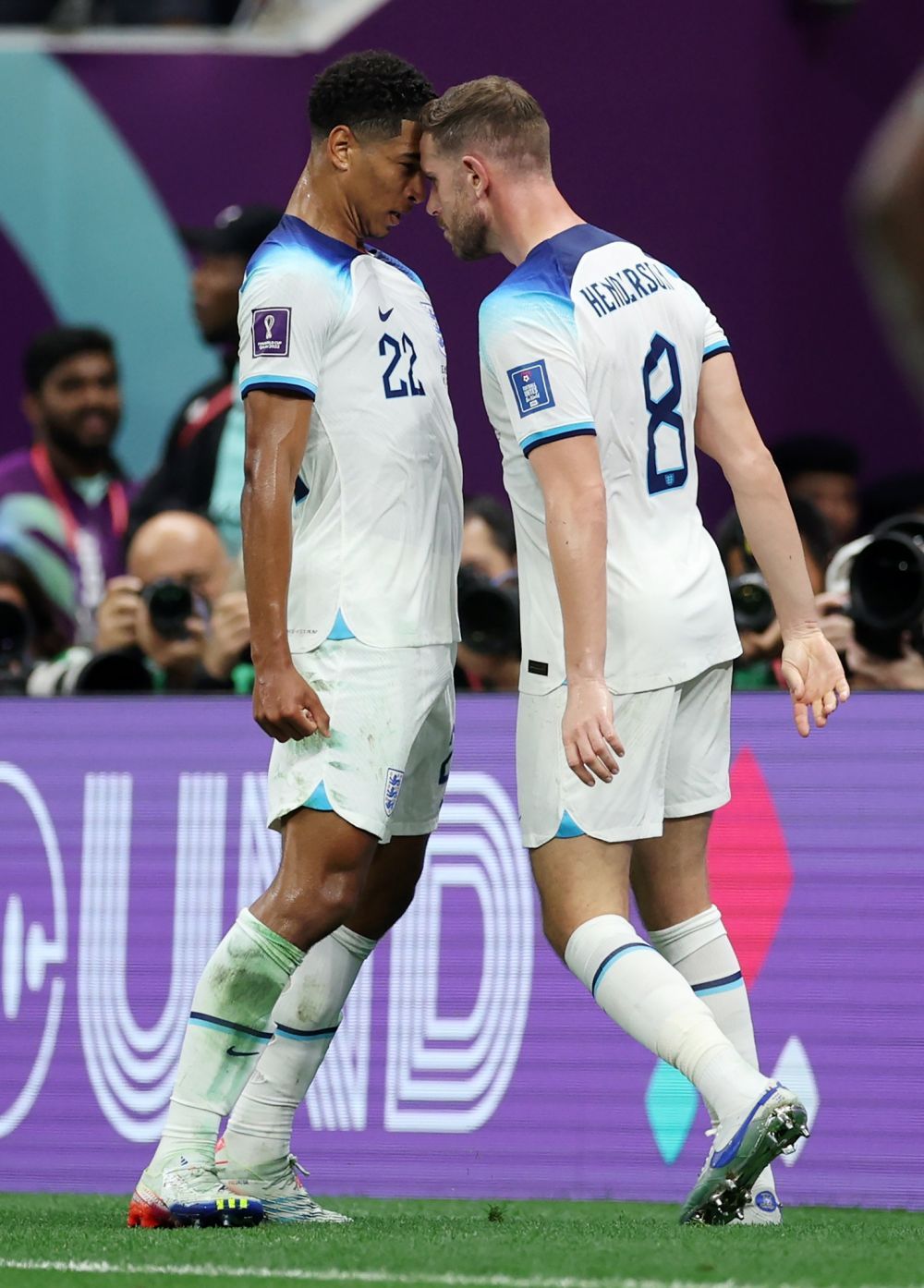 Jucătorii Angliei acuză gazdele CM 2022 că au vopsit gazonul. Ce au răspuns FIFA și gazdele turneului_4