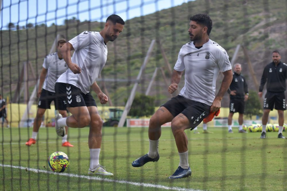 Florin Andone, ”o adevărată pacoste pentru apărarea adversă”! Atacantul joacă puțin, dar bine la liderul din Segunda_15