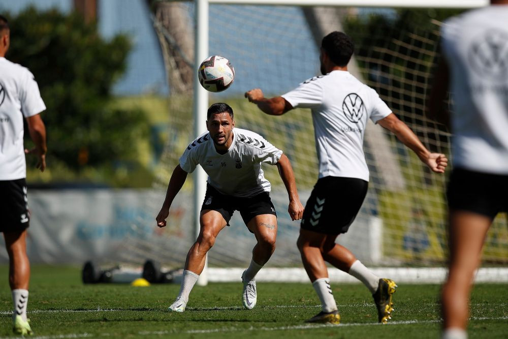 Florin Andone, ”o adevărată pacoste pentru apărarea adversă”! Atacantul joacă puțin, dar bine la liderul din Segunda_18