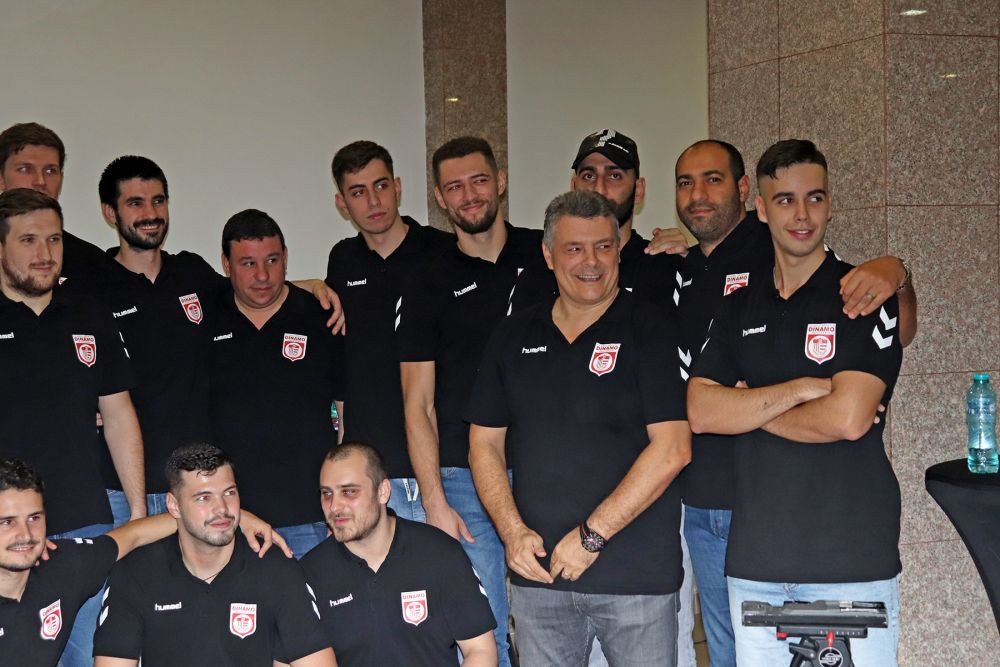 Handbaliștii de la Dinamo așteaptă 