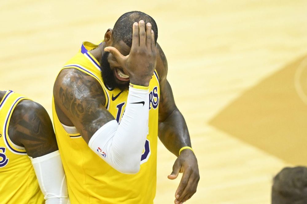 Cum s-a descurcat LeBron James &icirc;n fața fostei sale echipe și cine l-a eclipsat &icirc;n meciul din NBA