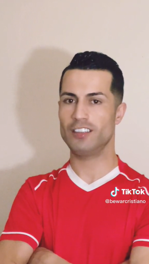 Un bărbat din Anglia susține că este sosia lui Ronaldo, iar femeile îl iubesc pentru asta. Ce favoare îi cer fanii_10