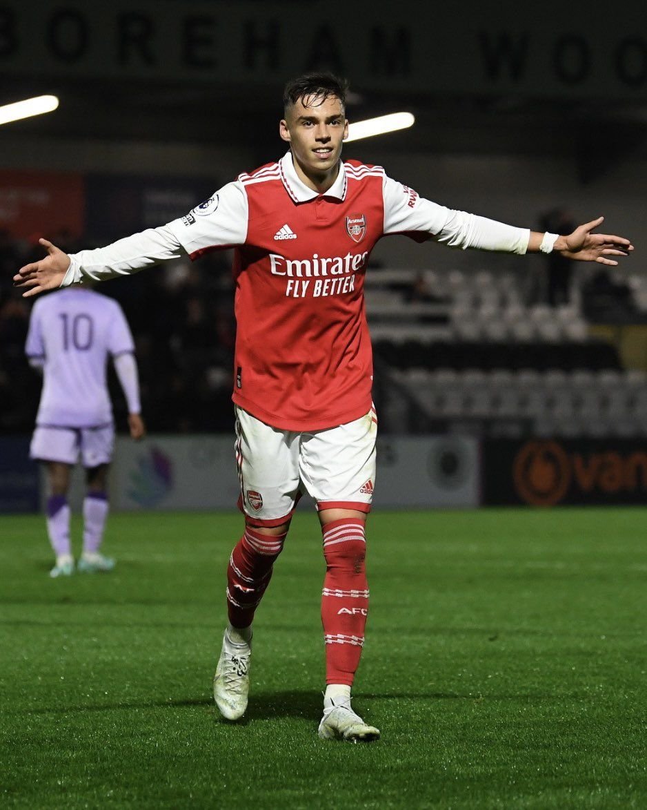 Cătălin Cîrjan, care la 10 ani juca deja la seniori, a debutat la prima echipă a lui Arsenal: ”Încă nu îl consider un debut”_6