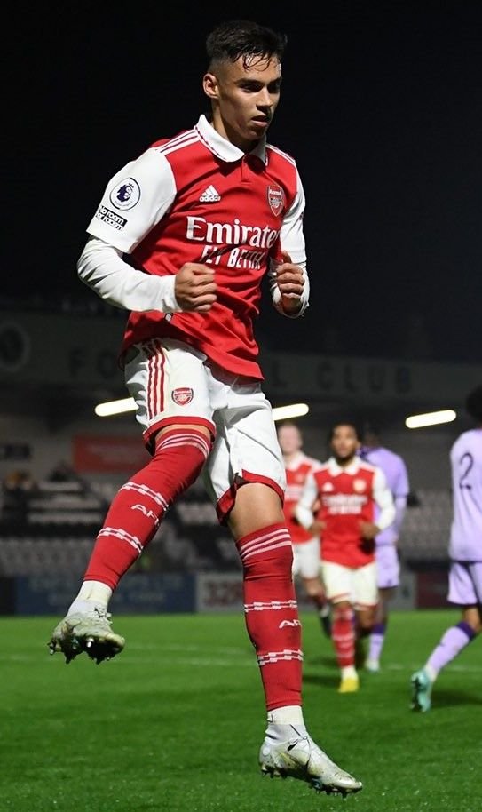 Cătălin Cîrjan, care la 10 ani juca deja la seniori, a debutat la prima echipă a lui Arsenal: ”Încă nu îl consider un debut”_8