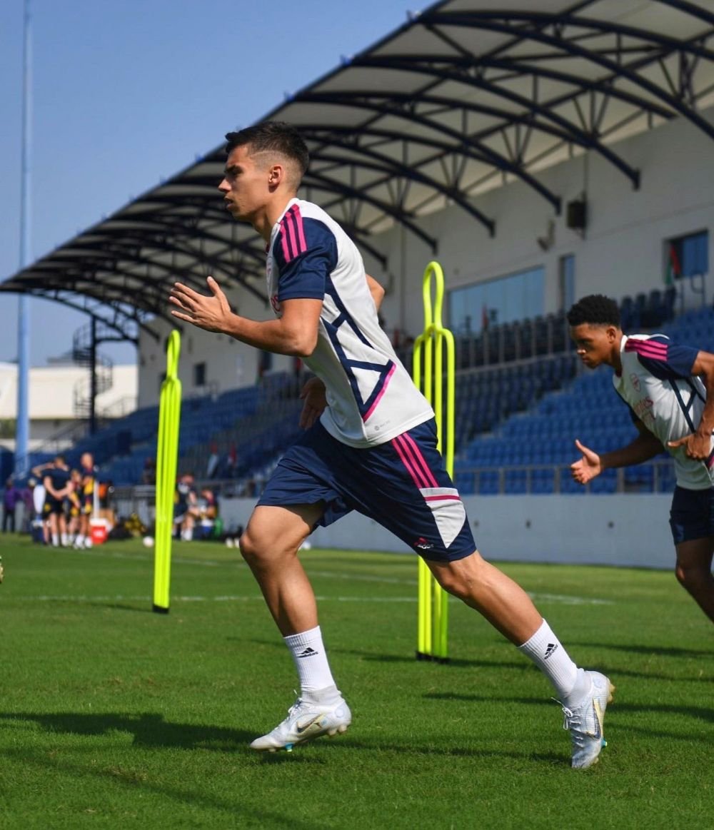 Cătălin Cîrjan, care la 10 ani juca deja la seniori, a debutat la prima echipă a lui Arsenal: ”Încă nu îl consider un debut”_16