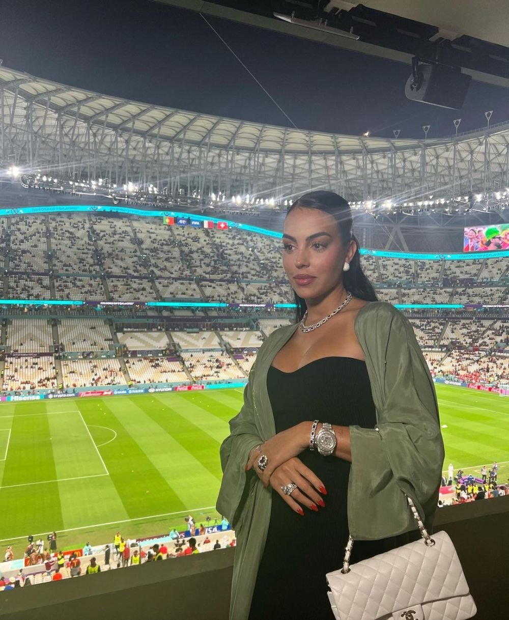Fără număr! Georgina Rodriguez, 'blindată' în bijuterii de peste două milioane de euro! Cum arată accesoriile cu care a mers la meci _16