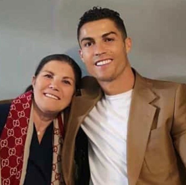 Fără număr! Georgina Rodriguez, 'blindată' în bijuterii de peste două milioane de euro! Cum arată accesoriile cu care a mers la meci _80