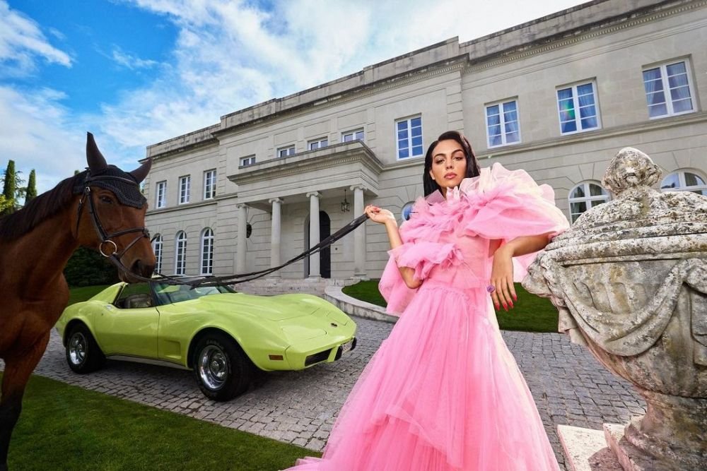 Fără număr! Georgina Rodriguez, 'blindată' în bijuterii de peste două milioane de euro! Cum arată accesoriile cu care a mers la meci _120