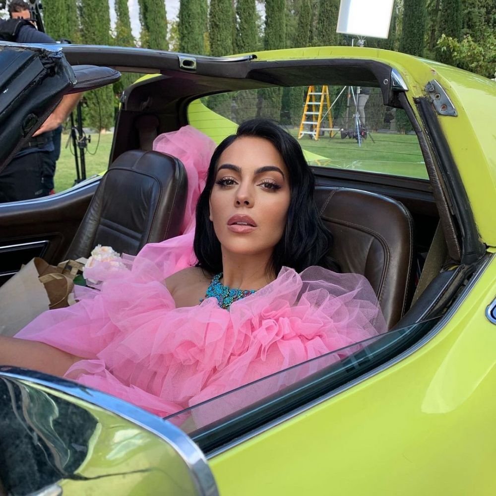 Fără număr! Georgina Rodriguez, 'blindată' în bijuterii de peste două milioane de euro! Cum arată accesoriile cu care a mers la meci _123