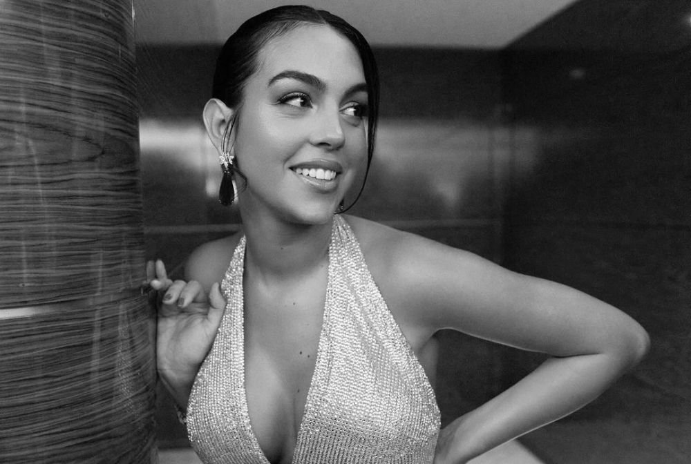 Fără număr! Georgina Rodriguez, 'blindată' în bijuterii de peste două milioane de euro! Cum arată accesoriile cu care a mers la meci _134