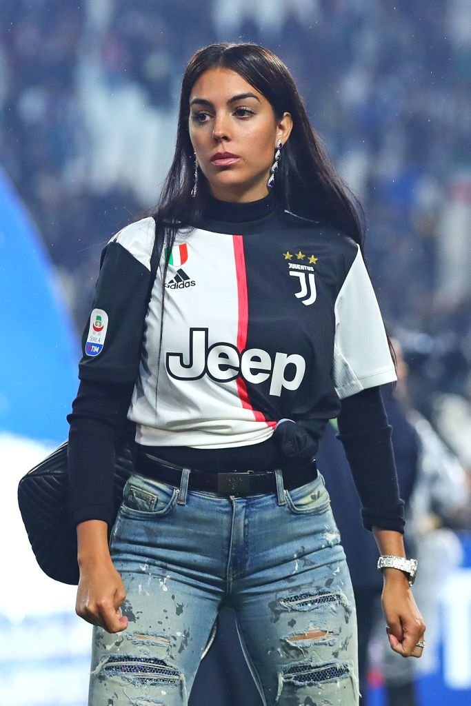 Fără număr! Georgina Rodriguez, 'blindată' în bijuterii de peste două milioane de euro! Cum arată accesoriile cu care a mers la meci _178
