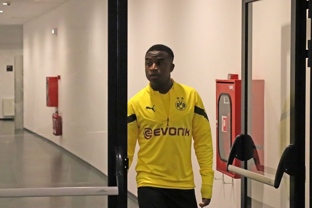Borussia Dortmund, băgată în ceață pe Arena Națională. Autocarul germanilor, întârziat în traficul din București  _9