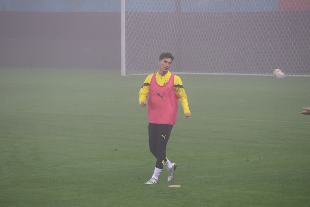 Borussia Dortmund, băgată în ceață pe Arena Națională. Autocarul germanilor, întârziat în traficul din București  _14