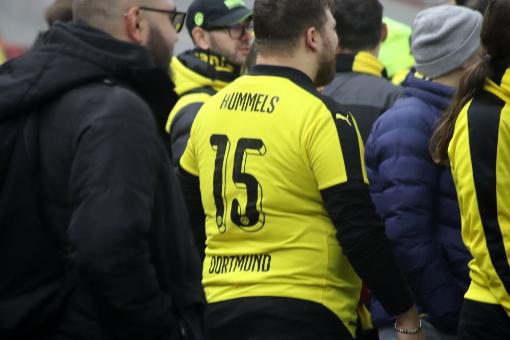 Borussia Dortmund, băgată în ceață pe Arena Națională. Autocarul germanilor, întârziat în traficul din București  _55