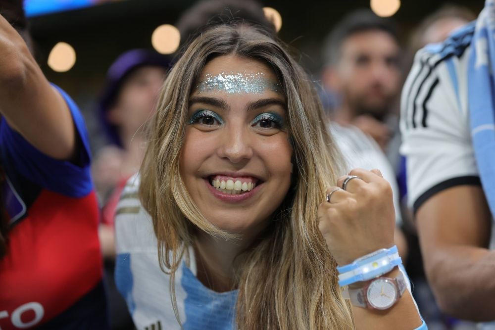 Rivalizează cu ”Miss Croația”! Argentiniencele au încins atmosfera la meciul cu Olanda_6