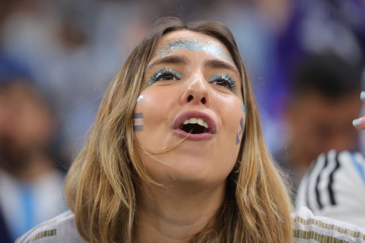 Rivalizează cu ”Miss Croația”! Argentiniencele au încins atmosfera la meciul cu Olanda_9