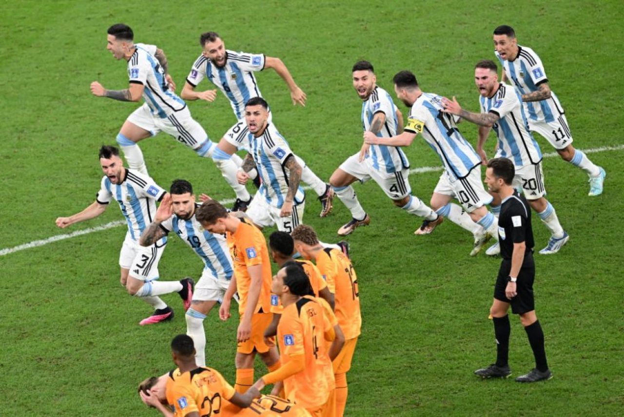 A pus sare pe rană! Gestul făcut de Otamendi, după ce Lautaro a transformat penalty-ul care a calificat Argentina în semifinale_4