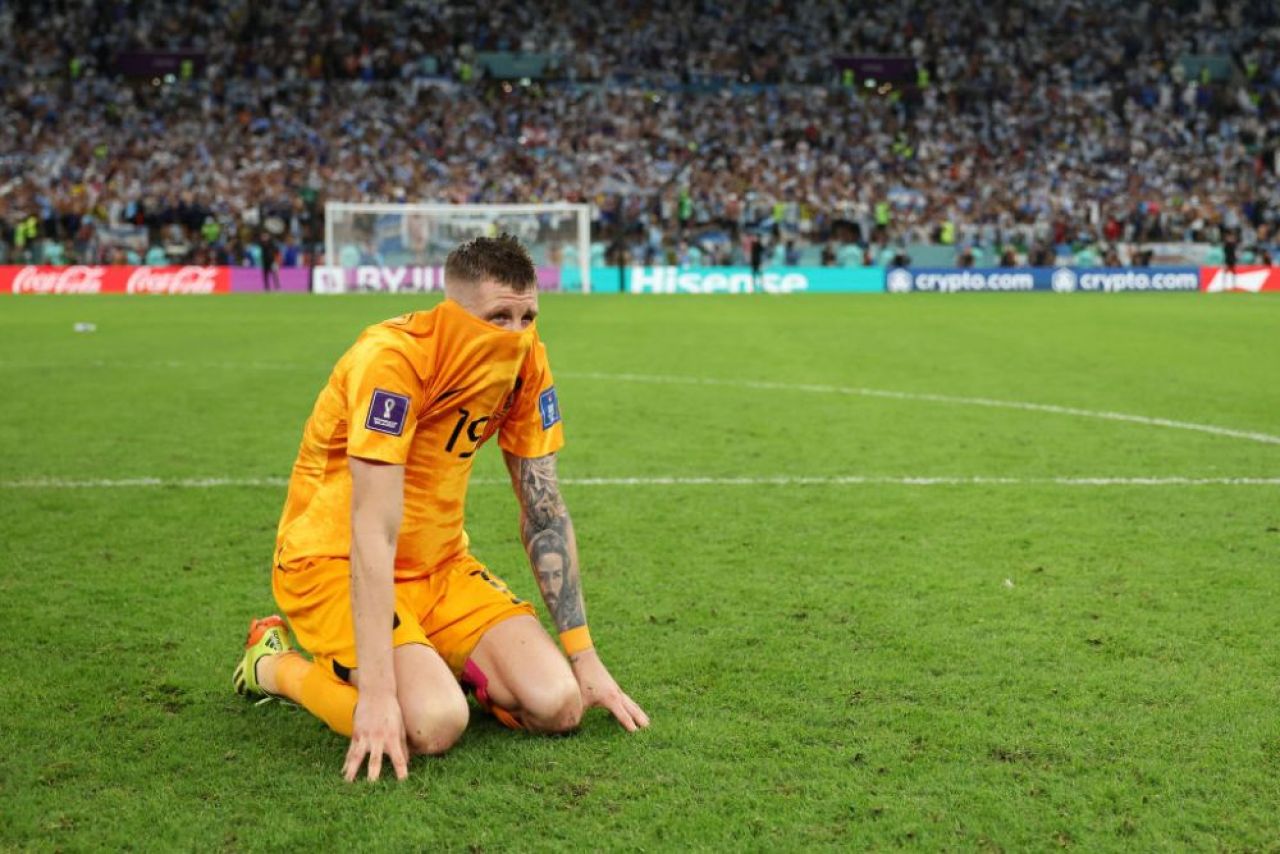 A pus sare pe rană! Gestul făcut de Otamendi, după ce Lautaro a transformat penalty-ul care a calificat Argentina în semifinale_15