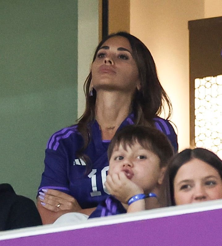 De la agonie la extaz! Cum a trăit soția lui Leo Messi meciul ”de infarct” dintre Olanda și Argentina_8