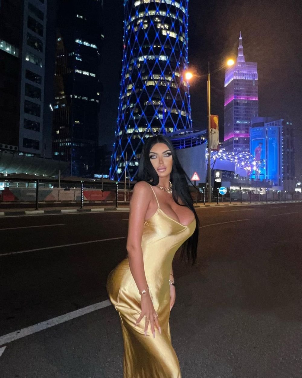 ”Îmi voi aminti toată viața”. Cum au reacționat polițiștii din Qatar când au văzut-o pe stradă_17