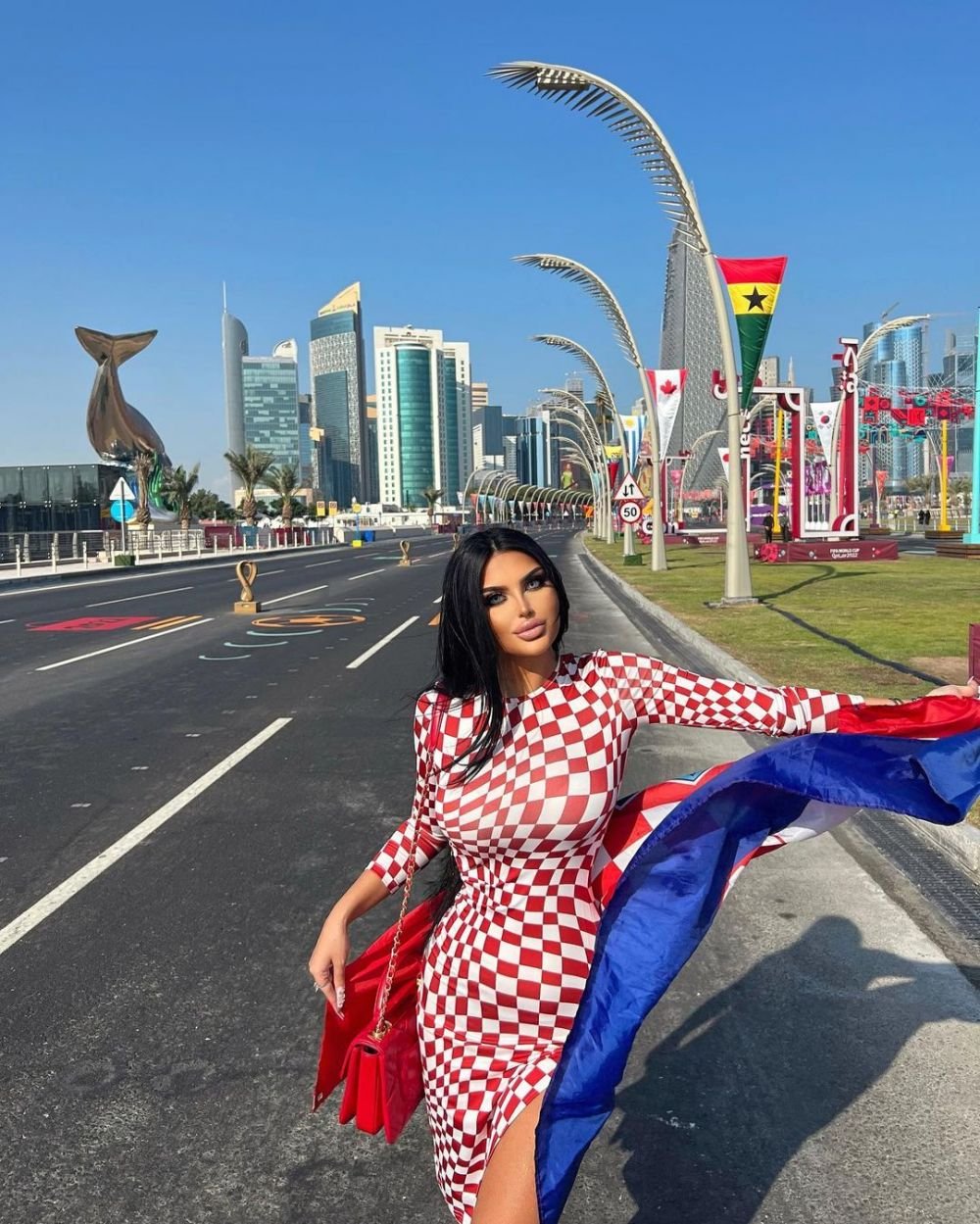 ”Îmi voi aminti toată viața”. Cum au reacționat polițiștii din Qatar când au văzut-o pe stradă_25