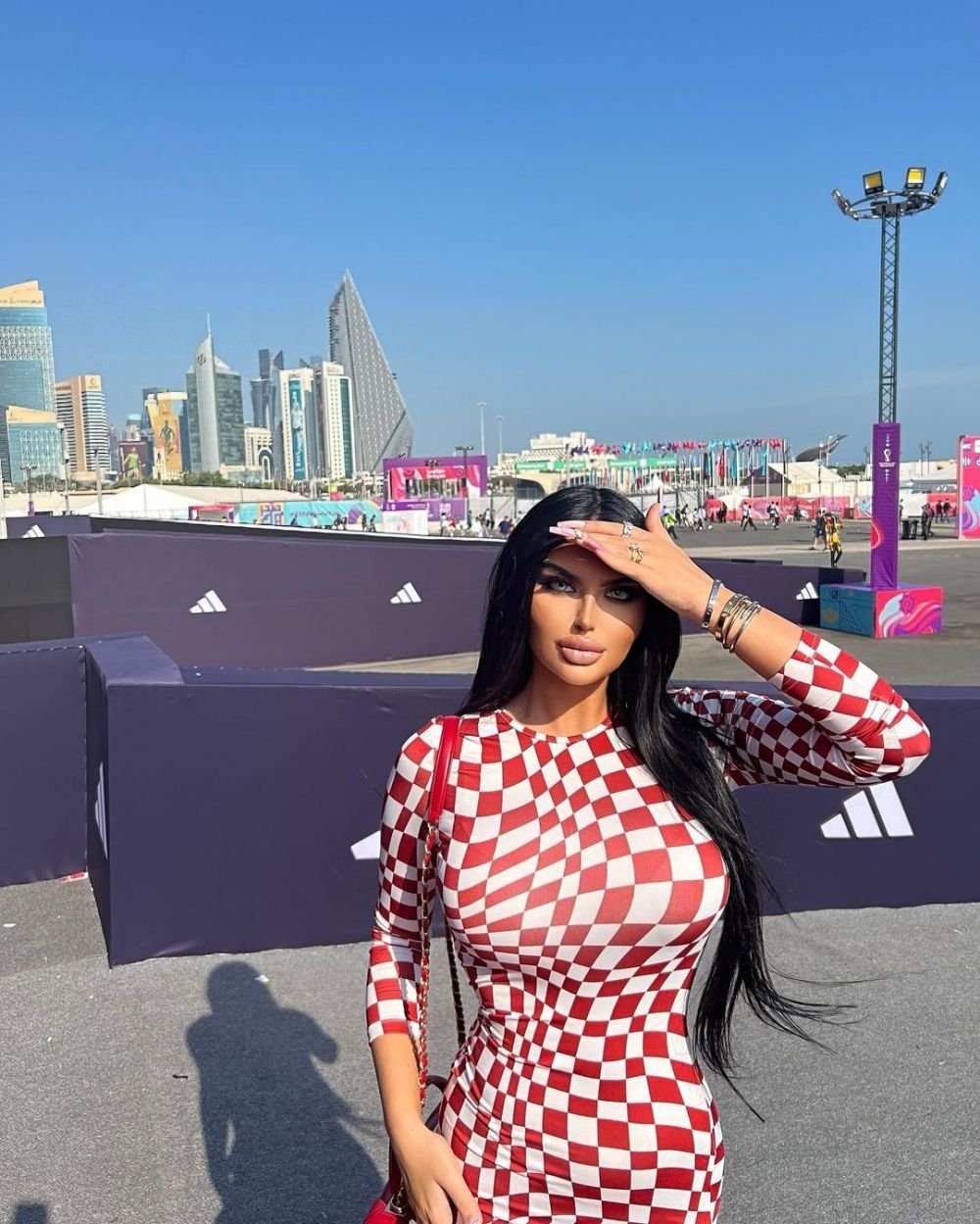 ”Îmi voi aminti toată viața”. Cum au reacționat polițiștii din Qatar când au văzut-o pe stradă_26