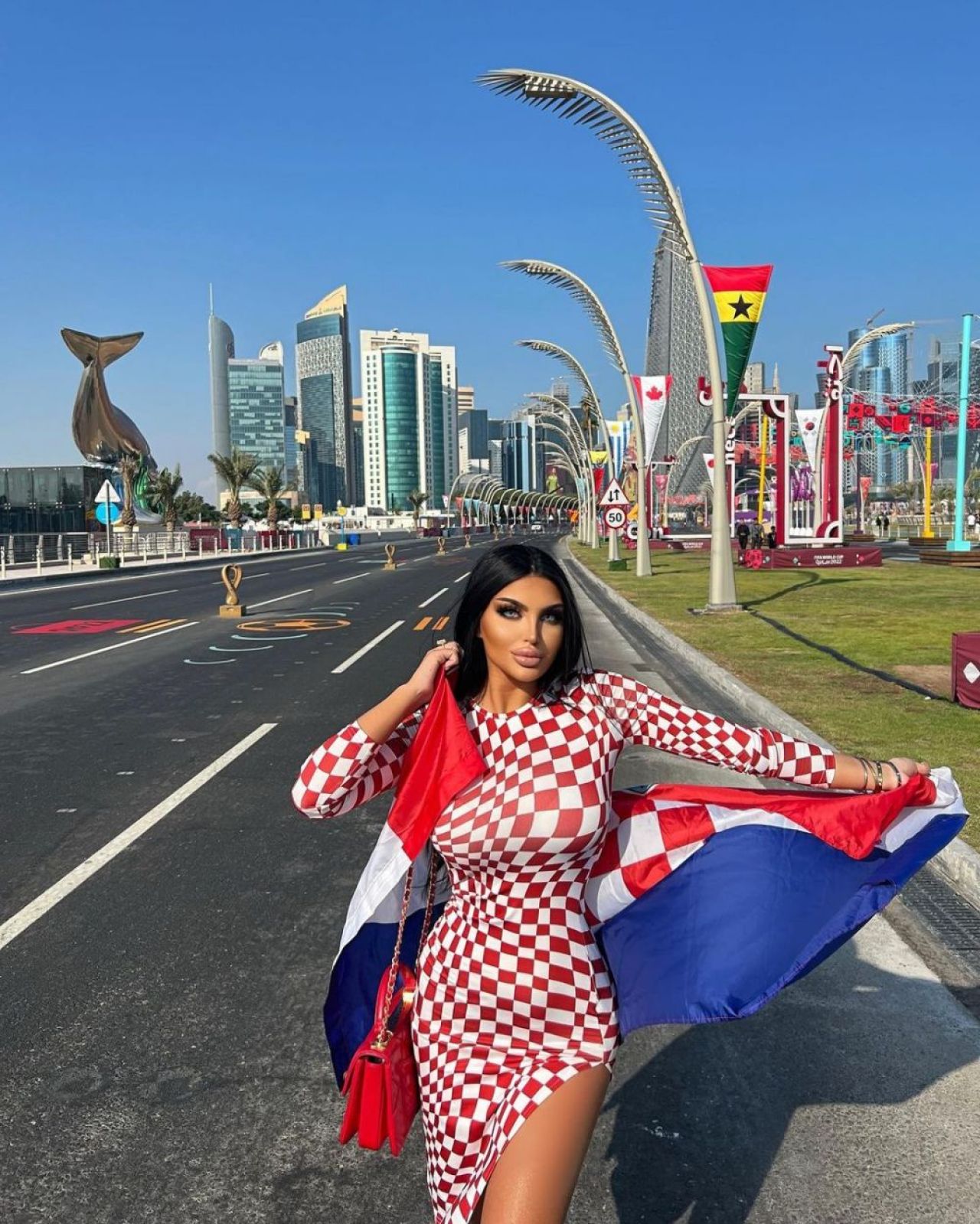”Îmi voi aminti toată viața”. Cum au reacționat polițiștii din Qatar când au văzut-o pe stradă_27