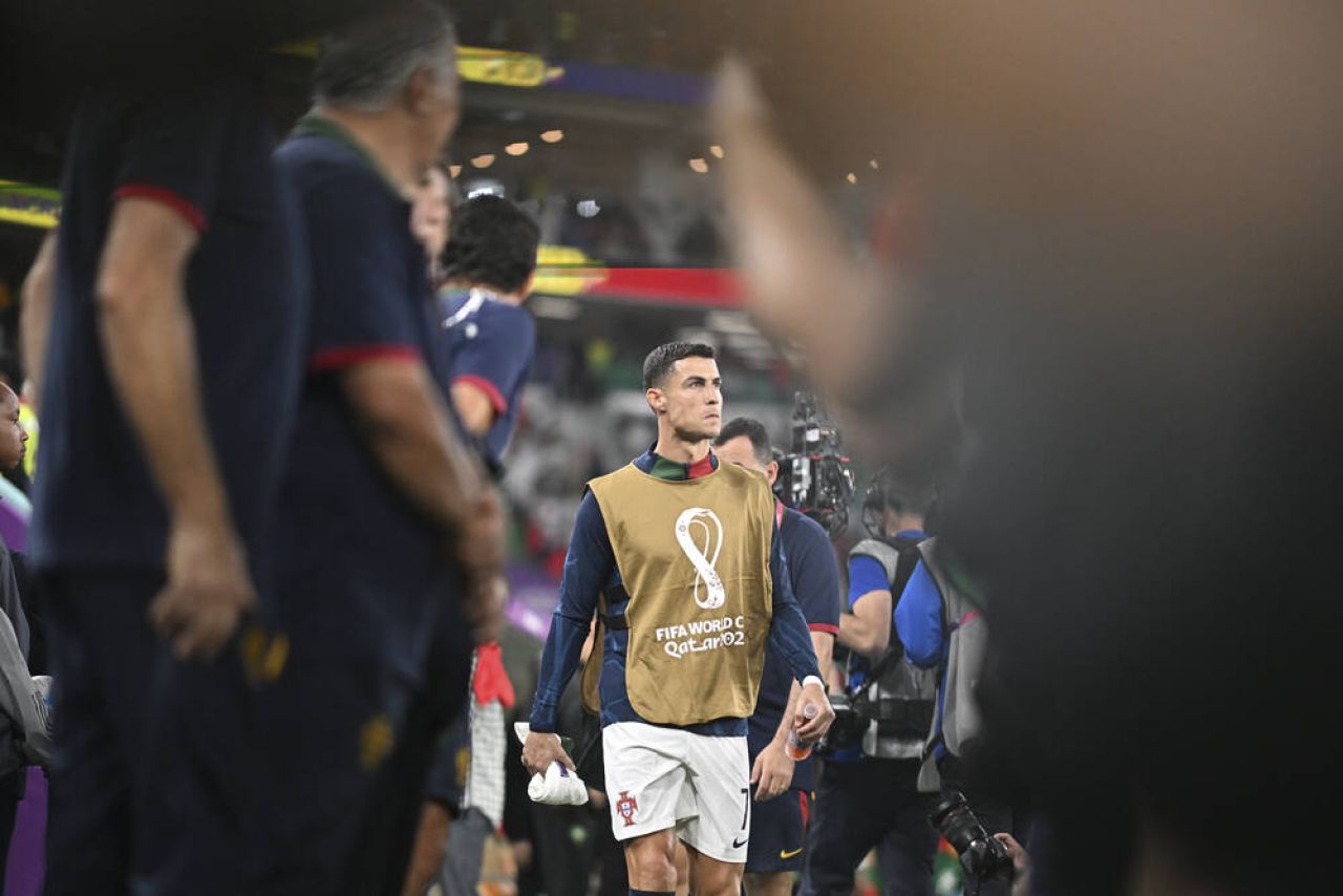 Gust amar? Cristiano Ronaldo, surprins de fotoreporteri în timpul meciului Portugalia - Maroc_6