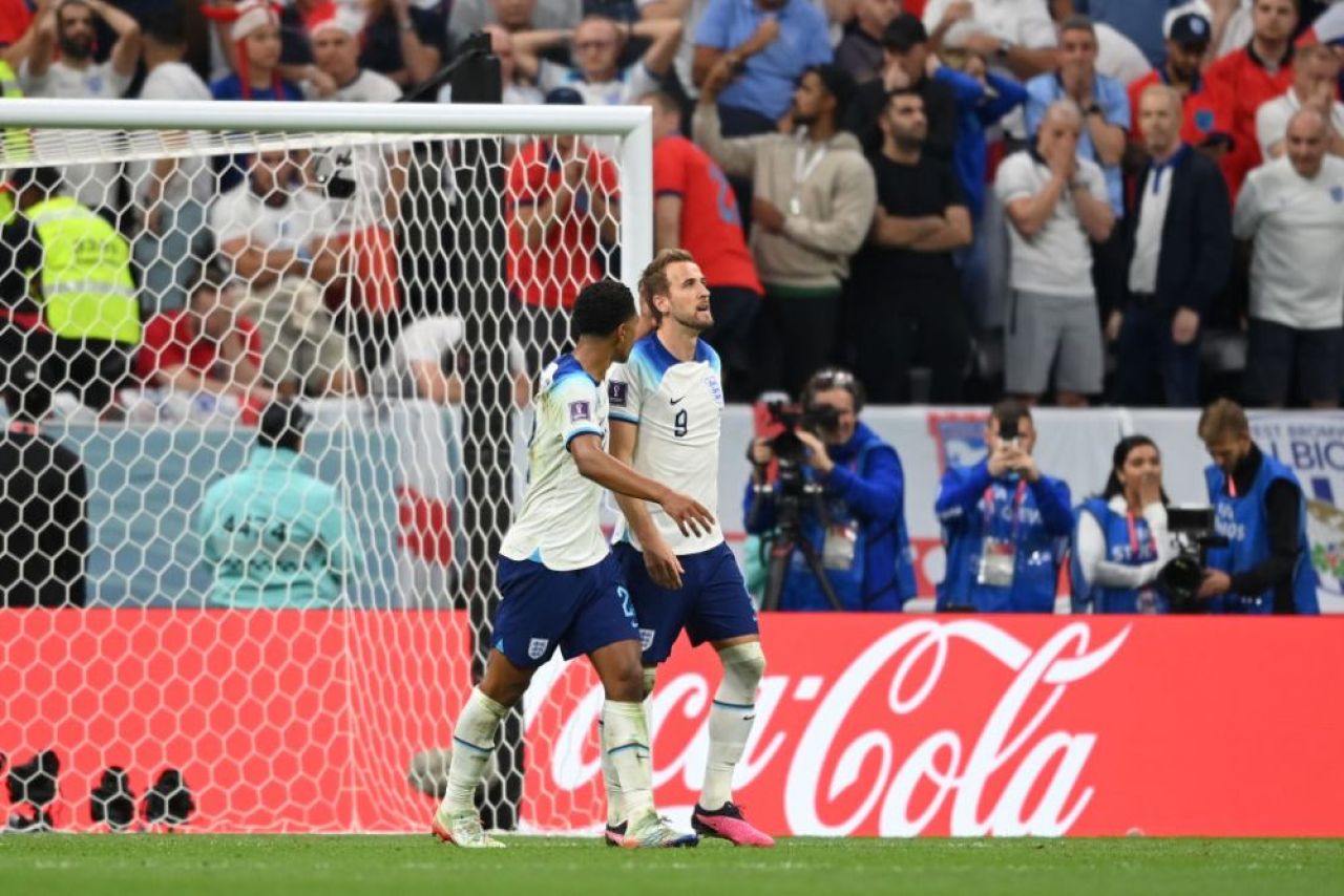 Harry Kane s-a făcut de râs! A „transformat” ca la rugby penalty-ul care putea ține Anglia la Cupa Mondială_5