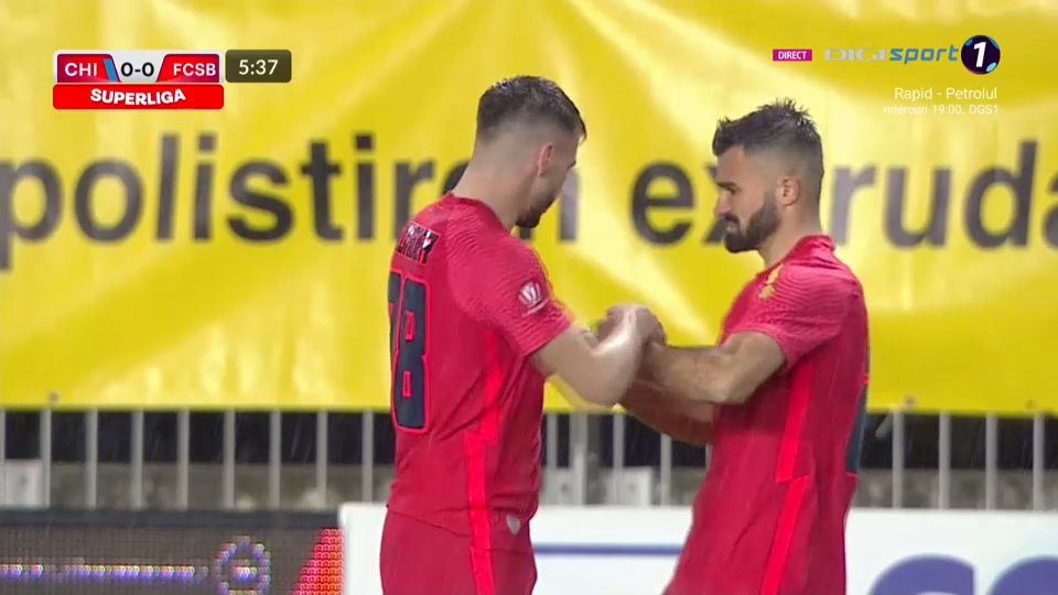 Doi dintr-o lovitură! FCSB a rămas fără Olaru și Compagno în urma unei accidentări teribile, după ce s-au lovit cap în cap _18