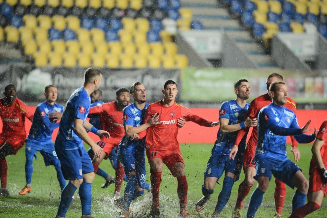 ”Și prin dinți găsești noroi”. Imaginile care l-au făcut pe Ilie Dumitrescu să reacționeze, după Chindia - FCSB_1