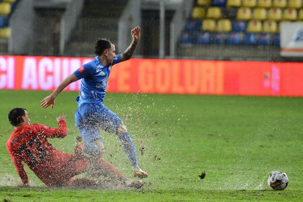 ”Și prin dinți găsești noroi”. Imaginile care l-au făcut pe Ilie Dumitrescu să reacționeze, după Chindia - FCSB_3