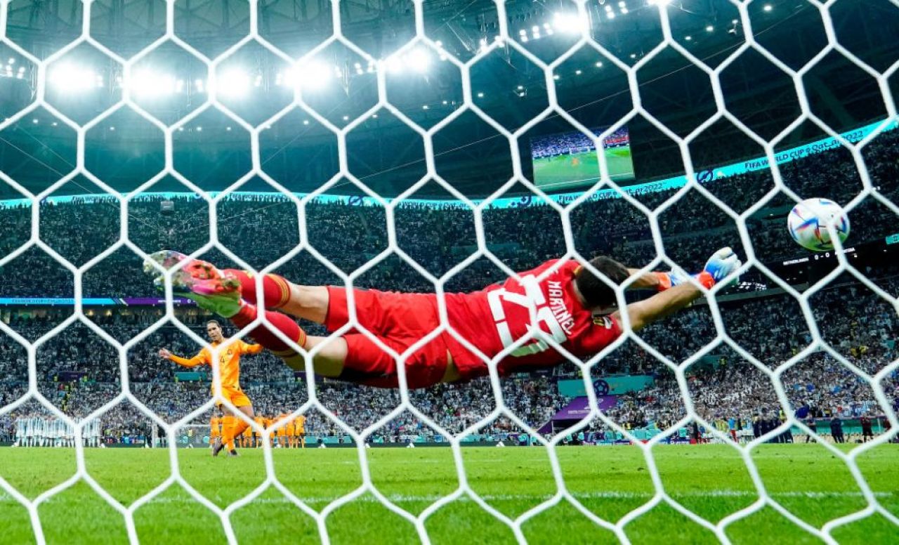Portarul Argentinei, Emiliano Martinez, riscă să fie suspendat de la Cupa Mondială după meciul cu Olanda _2
