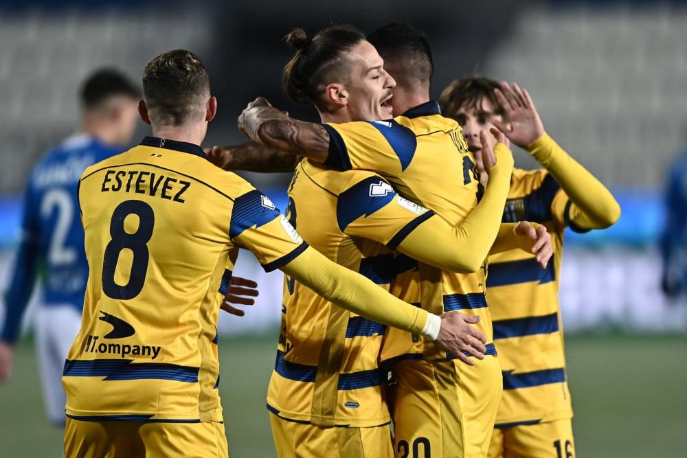 Dennis Man, gol spectaculos pentru Parma! Stâng letal arătat în duelul cu Brescia_6