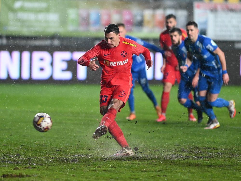 Noroiul de la Ploiești i-a amuzat pe fotbaliștii de la FCSB: „Mai avem un jucător din Camerun!” _9