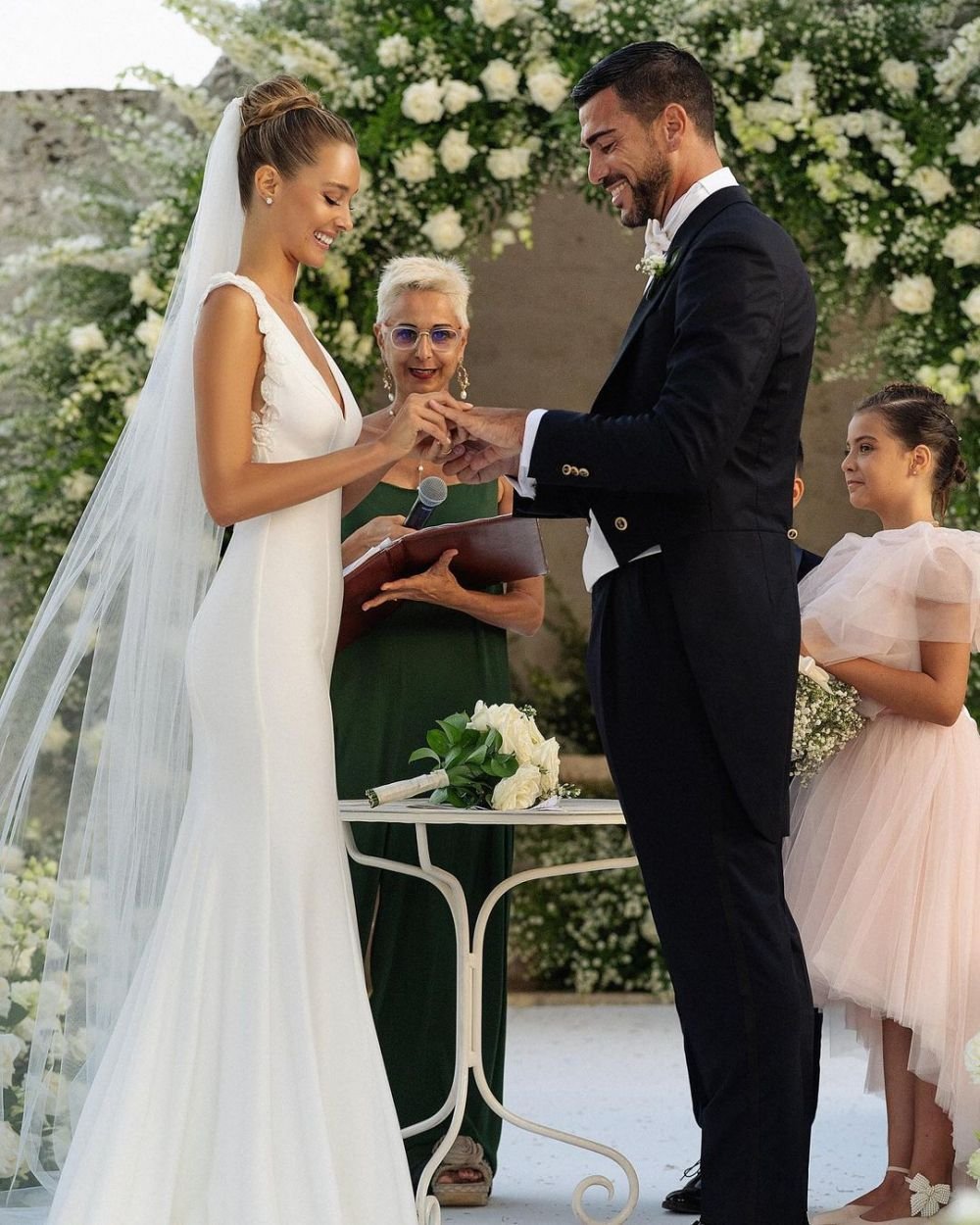 Soția lui Graziano Pelle a stârnit imaginația fanilor cu ultima apariție în costum de baie. Viktoria Varga este model și influencer_3