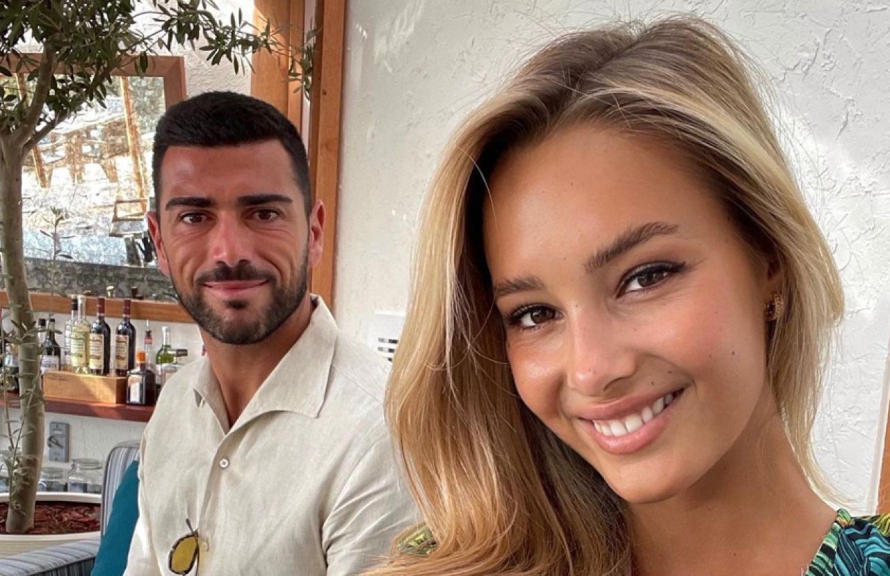Soția lui Graziano Pelle a stârnit imaginația fanilor cu ultima apariție în costum de baie. Viktoria Varga este model și influencer_22