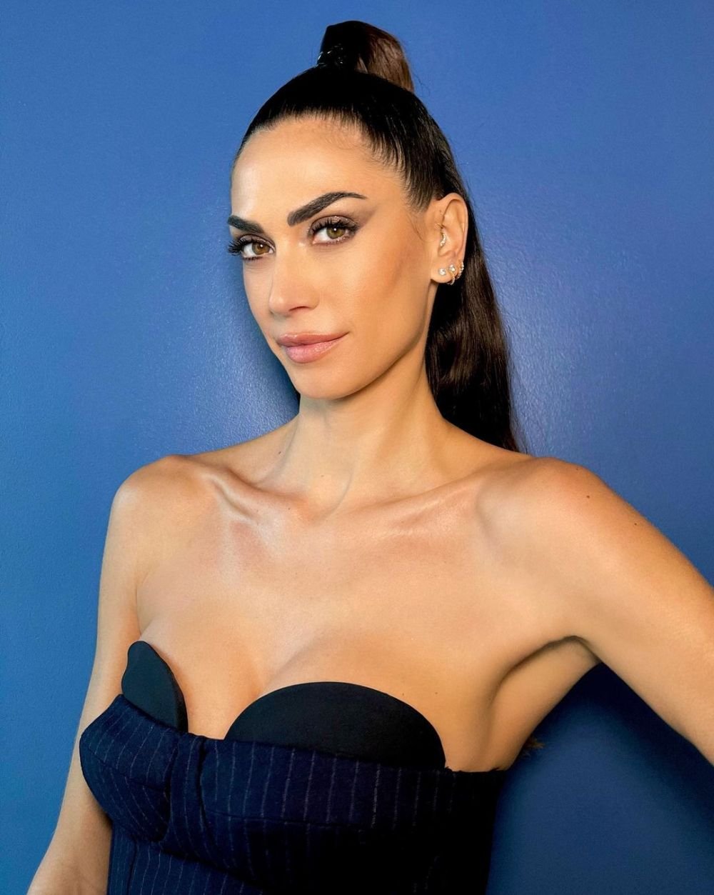 S-a dezbrăcat și a pozat acoperită doar de vopsea pentru a susține Italia la CM din 2010. Cum arată în prezent Melissa Satta, fosta soție a lui Christian Vieri_6