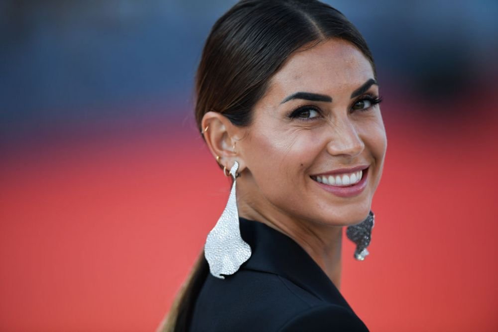 S-a dezbrăcat și a pozat acoperită doar de vopsea pentru a susține Italia la CM din 2010. Cum arată în prezent Melissa Satta, fosta soție a lui Christian Vieri_18