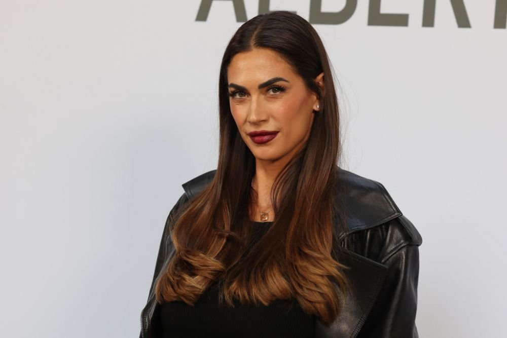 S-a dezbrăcat și a pozat acoperită doar de vopsea pentru a susține Italia la CM din 2010. Cum arată în prezent Melissa Satta, fosta soție a lui Christian Vieri_19