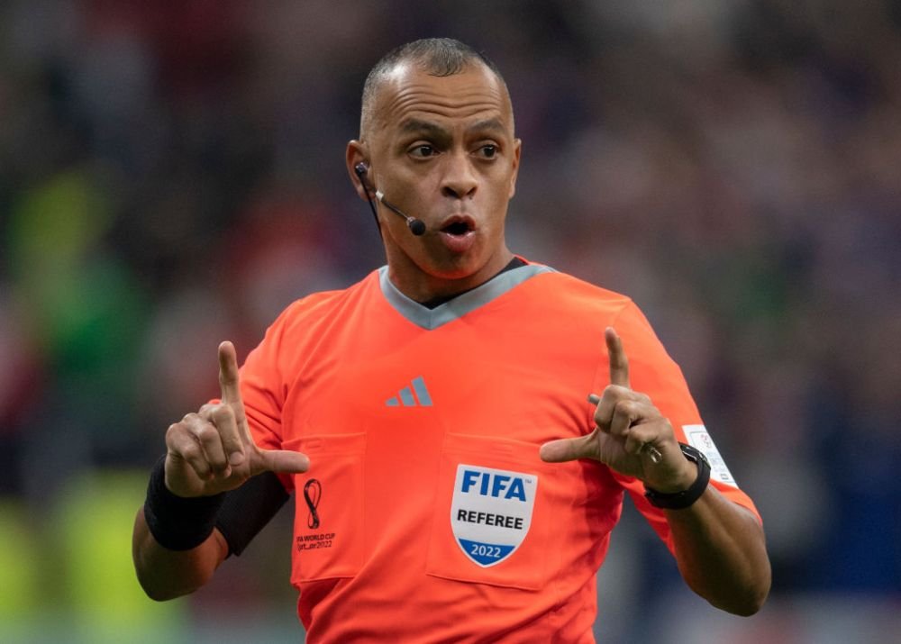 Fanii Angliei s-au răzbunat! Suporterii The Three Lions au modificat pagina de Wikipedia a arbitrului de la meciul cu Franța _7