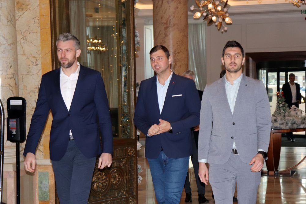 Dinamo și-a desemnat cei mai buni sportivi din 2022. Popovici, canotori și handbaliști, printre laureați_18