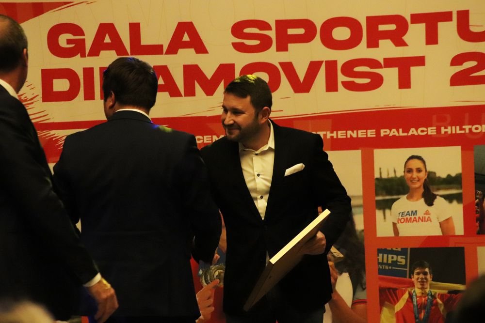 Dinamo și-a desemnat cei mai buni sportivi din 2022. Popovici, canotori și handbaliști, printre laureați_34