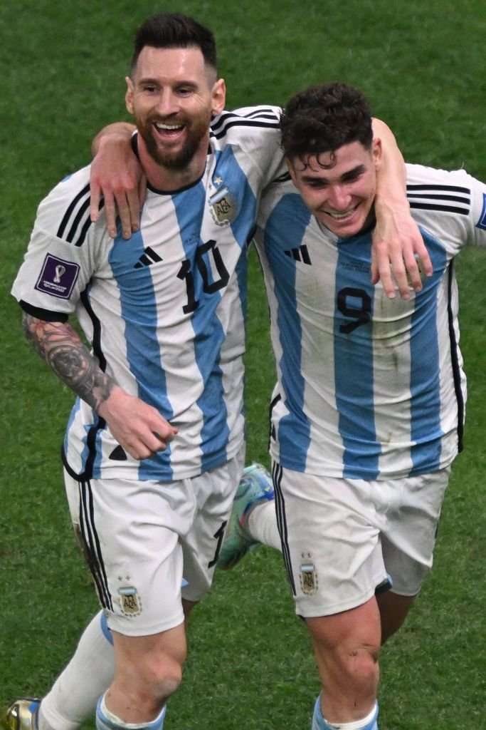 Ca de la un 'zeu' la altul! Reacția de pe patul de spital a lui Pele la reușitele lui Lionel Messi, în semifinala cu Croația _3
