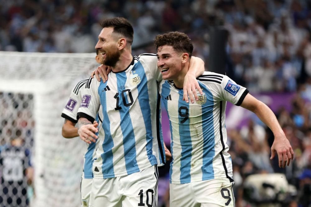 Ca de la un 'zeu' la altul! Reacția de pe patul de spital a lui Pele la reușitele lui Lionel Messi, în semifinala cu Croația _6