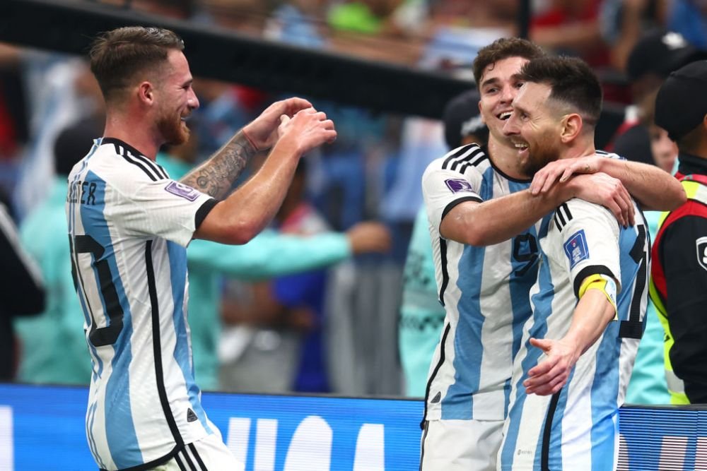 Ca de la un 'zeu' la altul! Reacția de pe patul de spital a lui Pele la reușitele lui Lionel Messi, în semifinala cu Croația _8