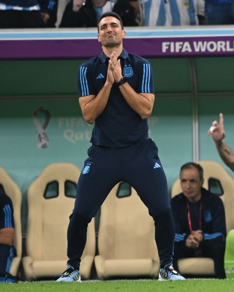 Imagine rară cu soția lui Lionel Scaloni. Ce a făcut selecționerul după calificarea Argentinei &icirc;n finala mondială