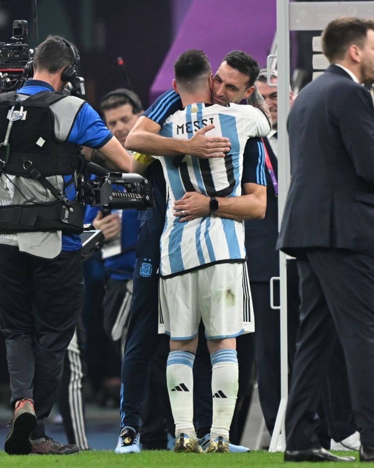 Imagine rară cu soția lui Lionel Scaloni. Ce a făcut selecționerul după calificarea Argentinei în finala mondială_6